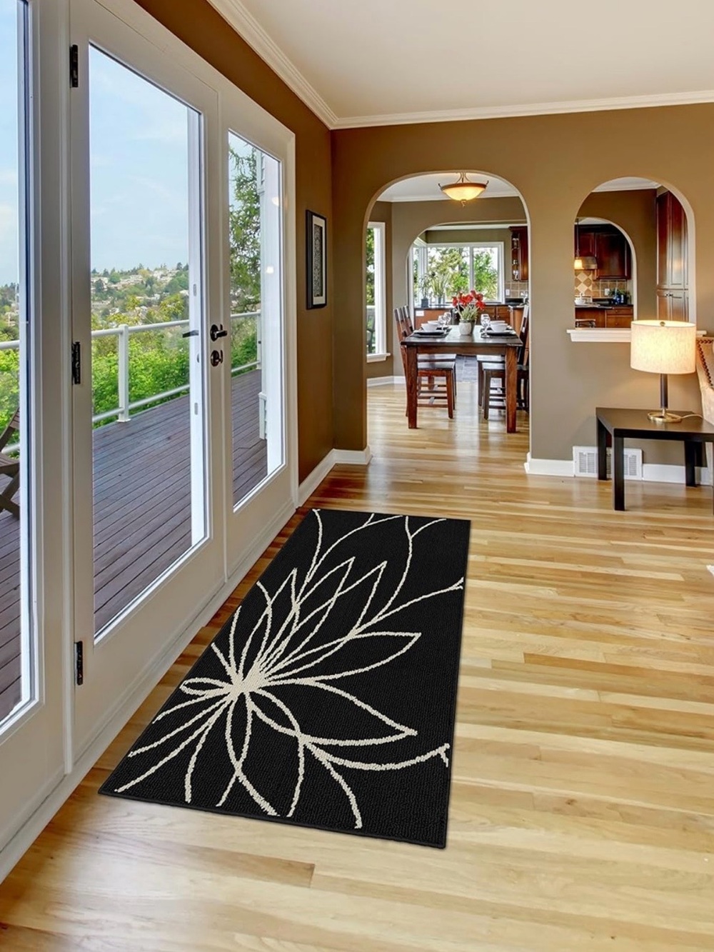 2’ x 5’ Black/Ivory Grand Floral Rug